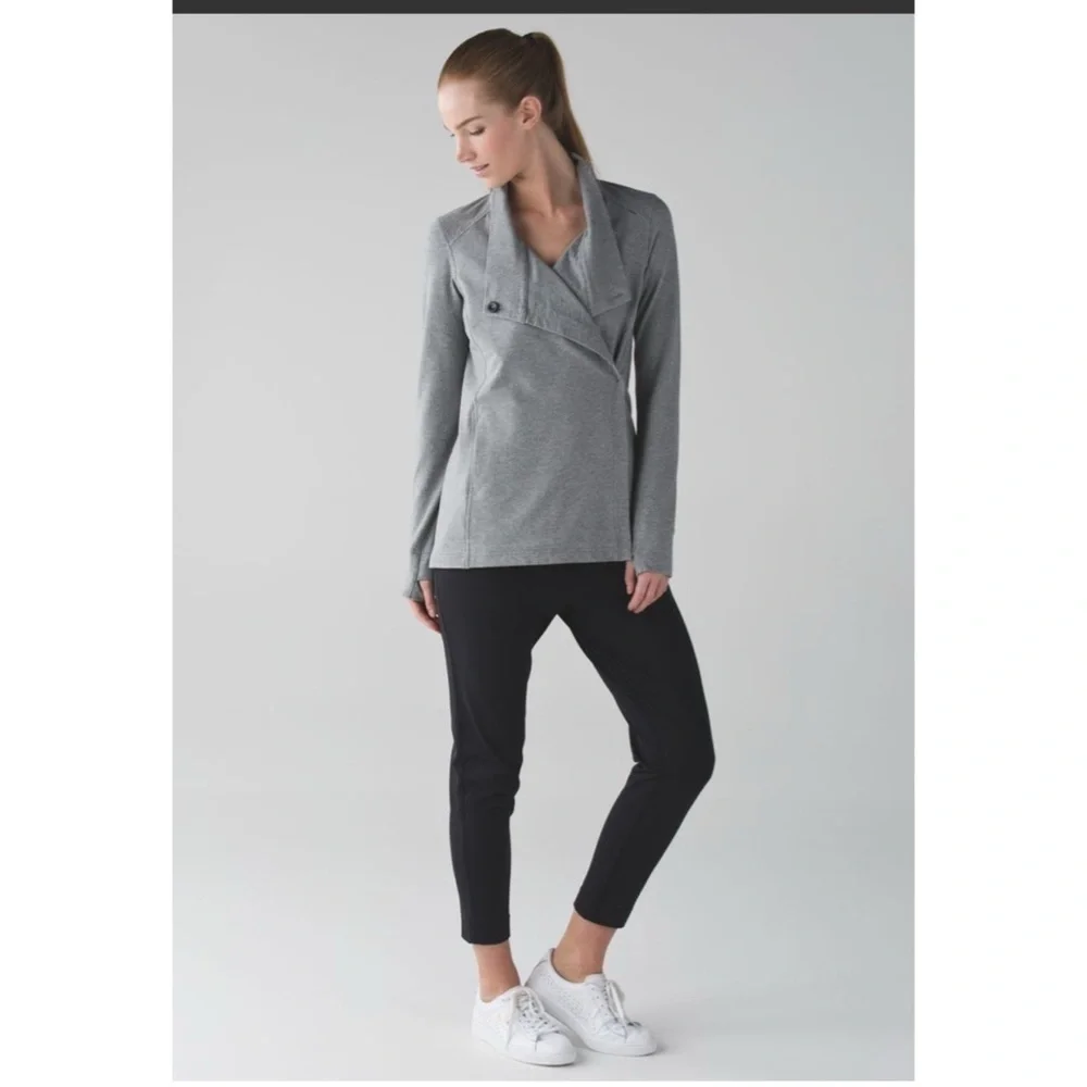 Lululemon Athletica Coast Wrap cardigan in Heather Gray size 2 preowned